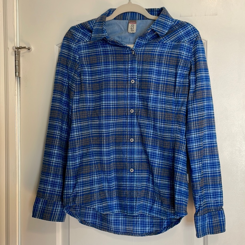 Stio Womens Flannel Blue And Grey Button down. Size M